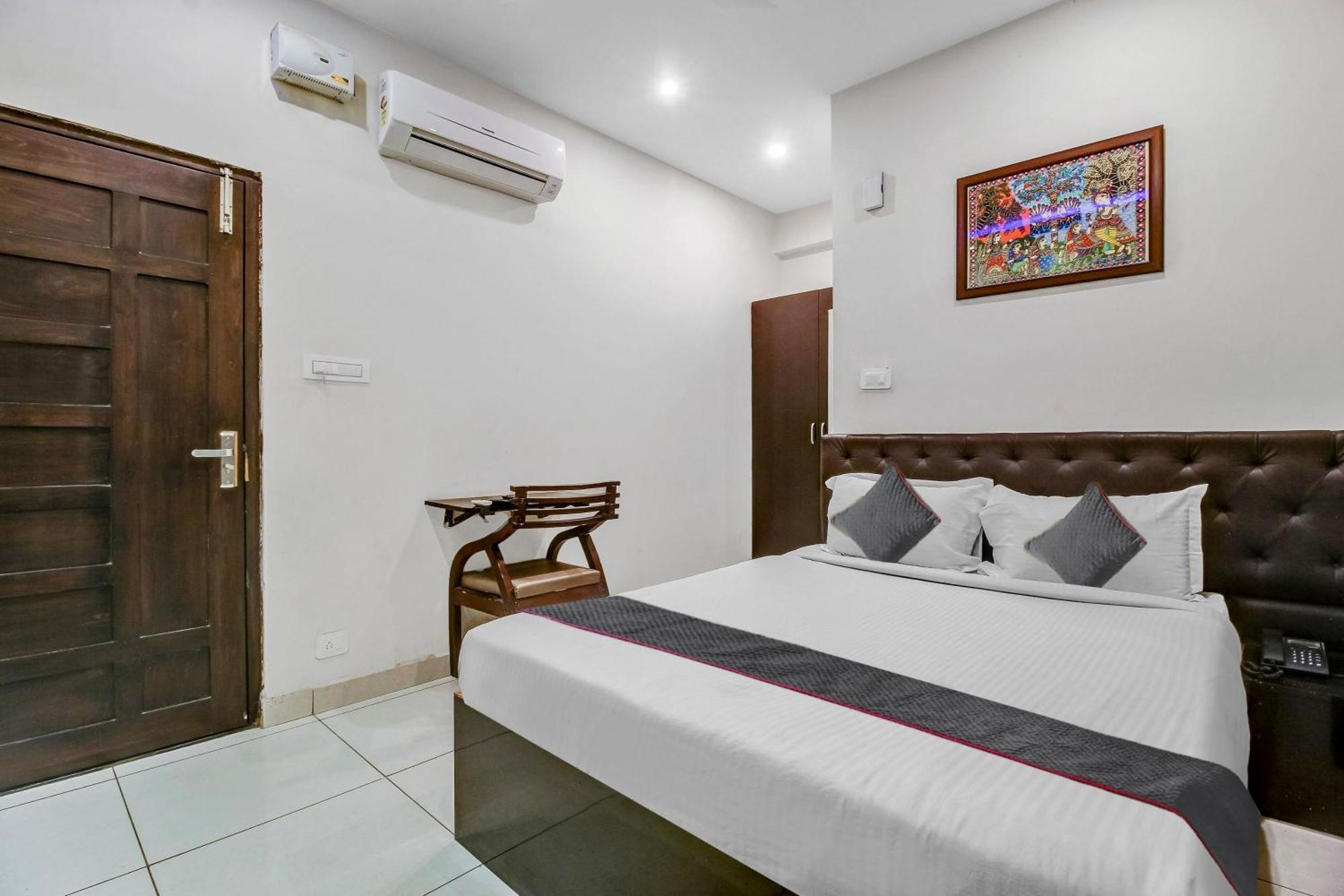 Collection O Galaxy Suites Haydarabad Dış mekan fotoğraf