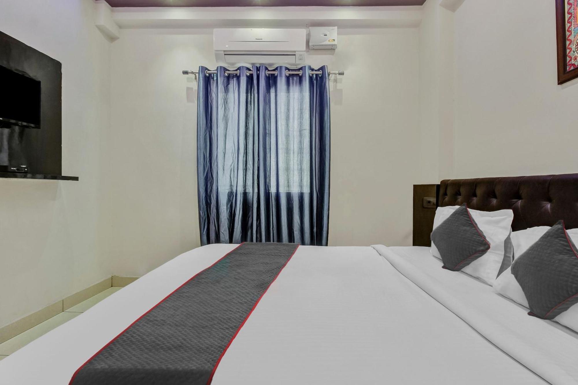 Collection O Galaxy Suites Haydarabad Dış mekan fotoğraf
