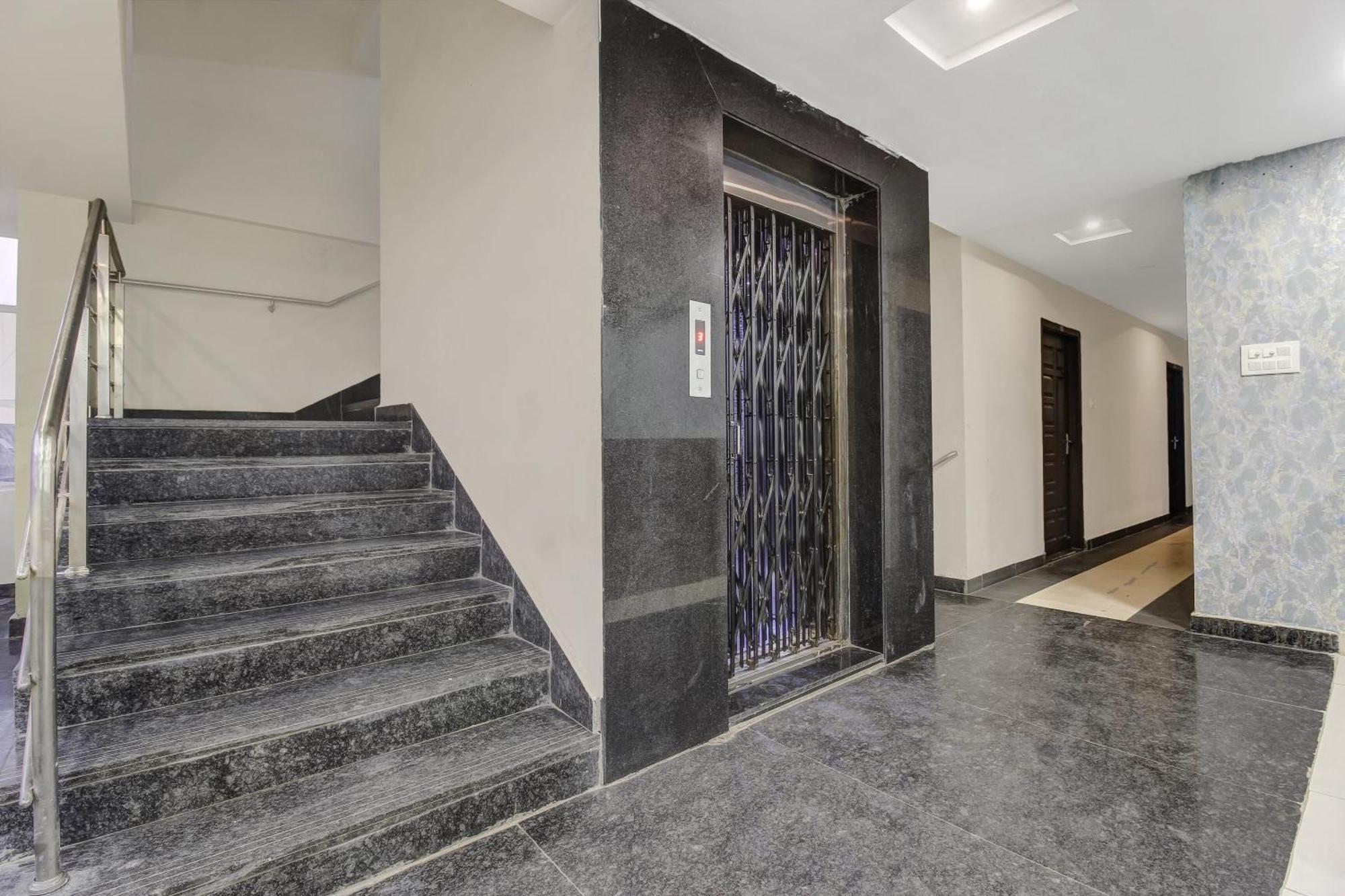 Collection O Galaxy Suites Haydarabad Dış mekan fotoğraf