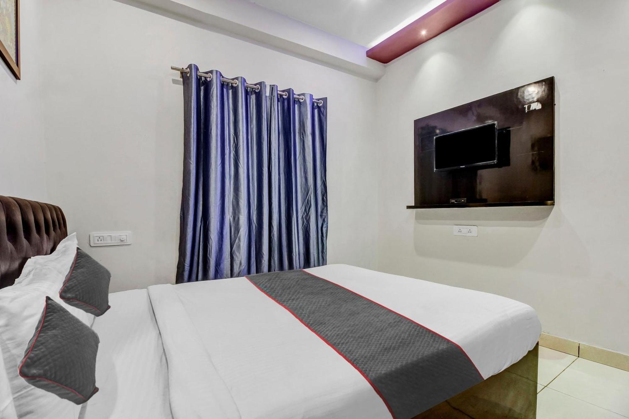 Collection O Galaxy Suites Haydarabad Dış mekan fotoğraf