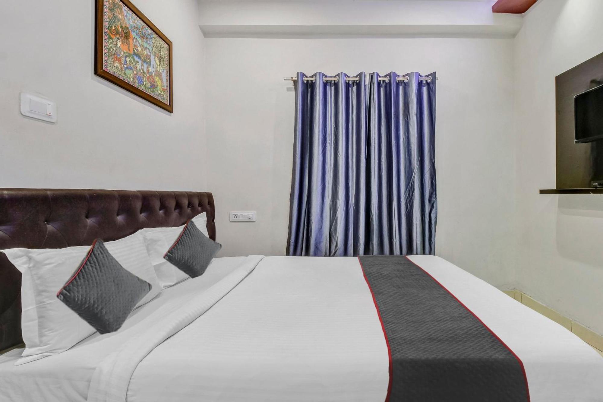 Collection O Galaxy Suites Haydarabad Dış mekan fotoğraf