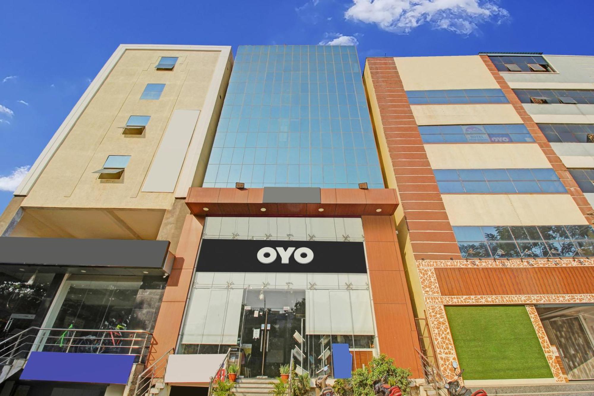 Collection O Galaxy Suites Haydarabad Dış mekan fotoğraf