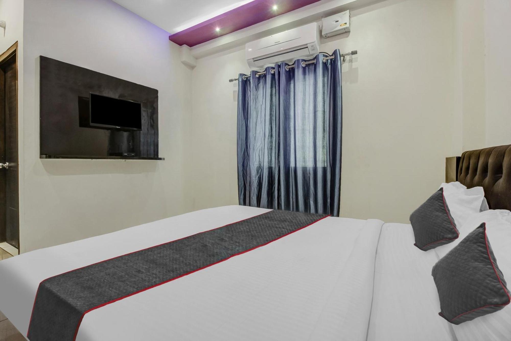 Collection O Galaxy Suites Haydarabad Dış mekan fotoğraf