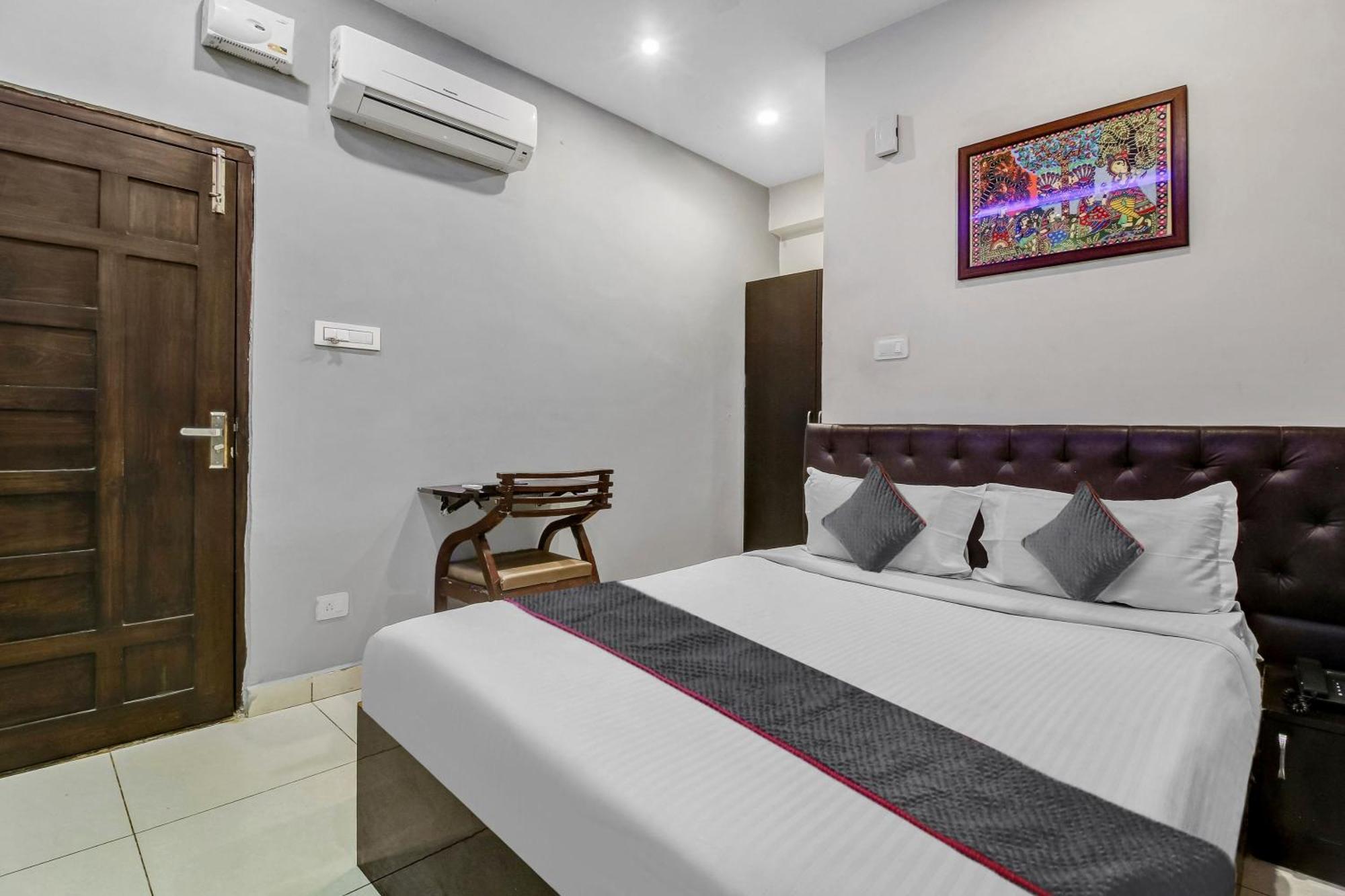 Collection O Galaxy Suites Haydarabad Dış mekan fotoğraf