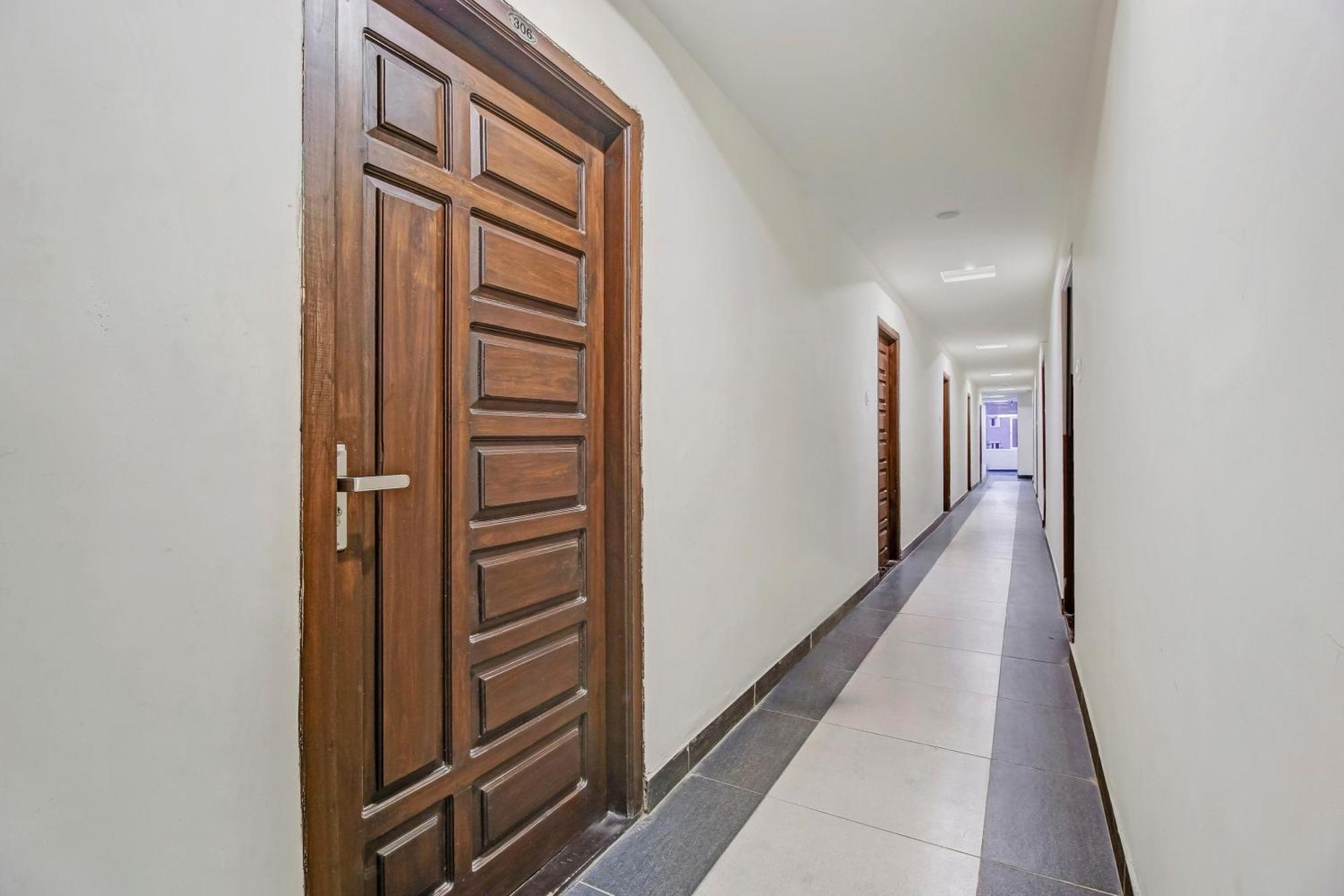 Collection O Galaxy Suites Haydarabad Dış mekan fotoğraf