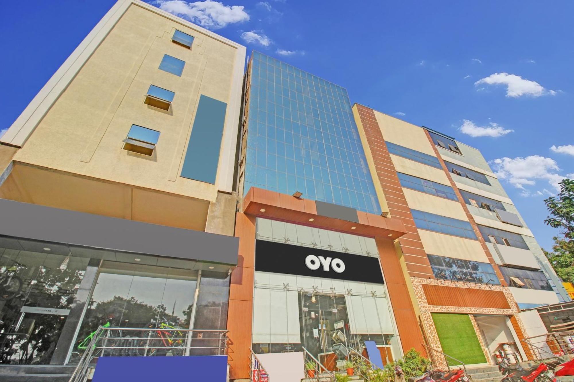 Collection O Galaxy Suites Haydarabad Dış mekan fotoğraf